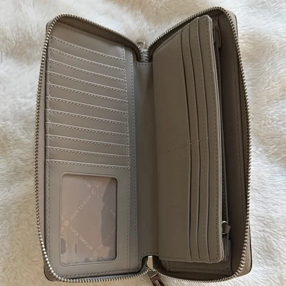 Michael Kors White and Grey Wristlet - Picture 4 of 4